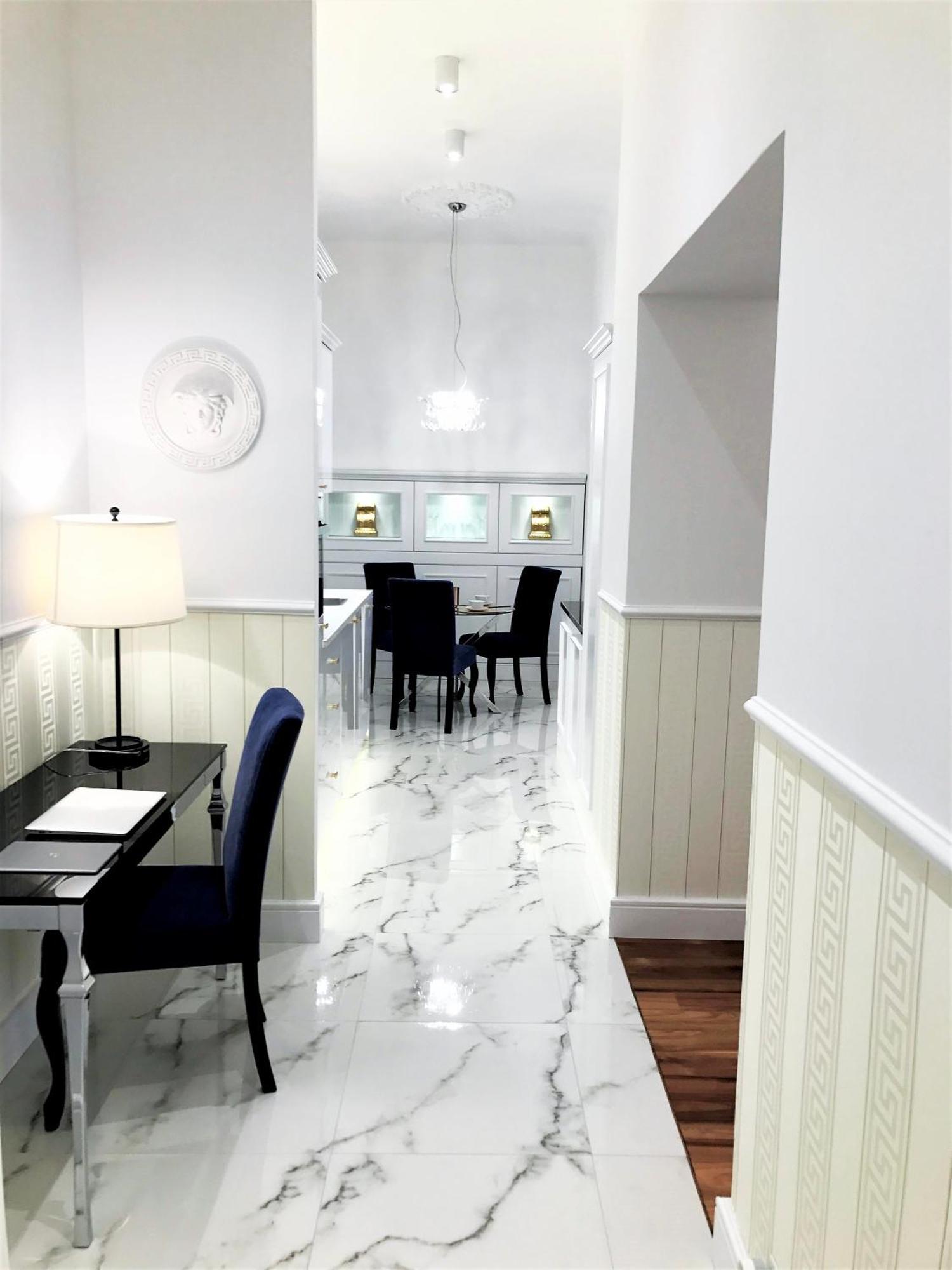 Mondrian Luxury Suites & Apartments Old Town Varşova Oda fotoğraf