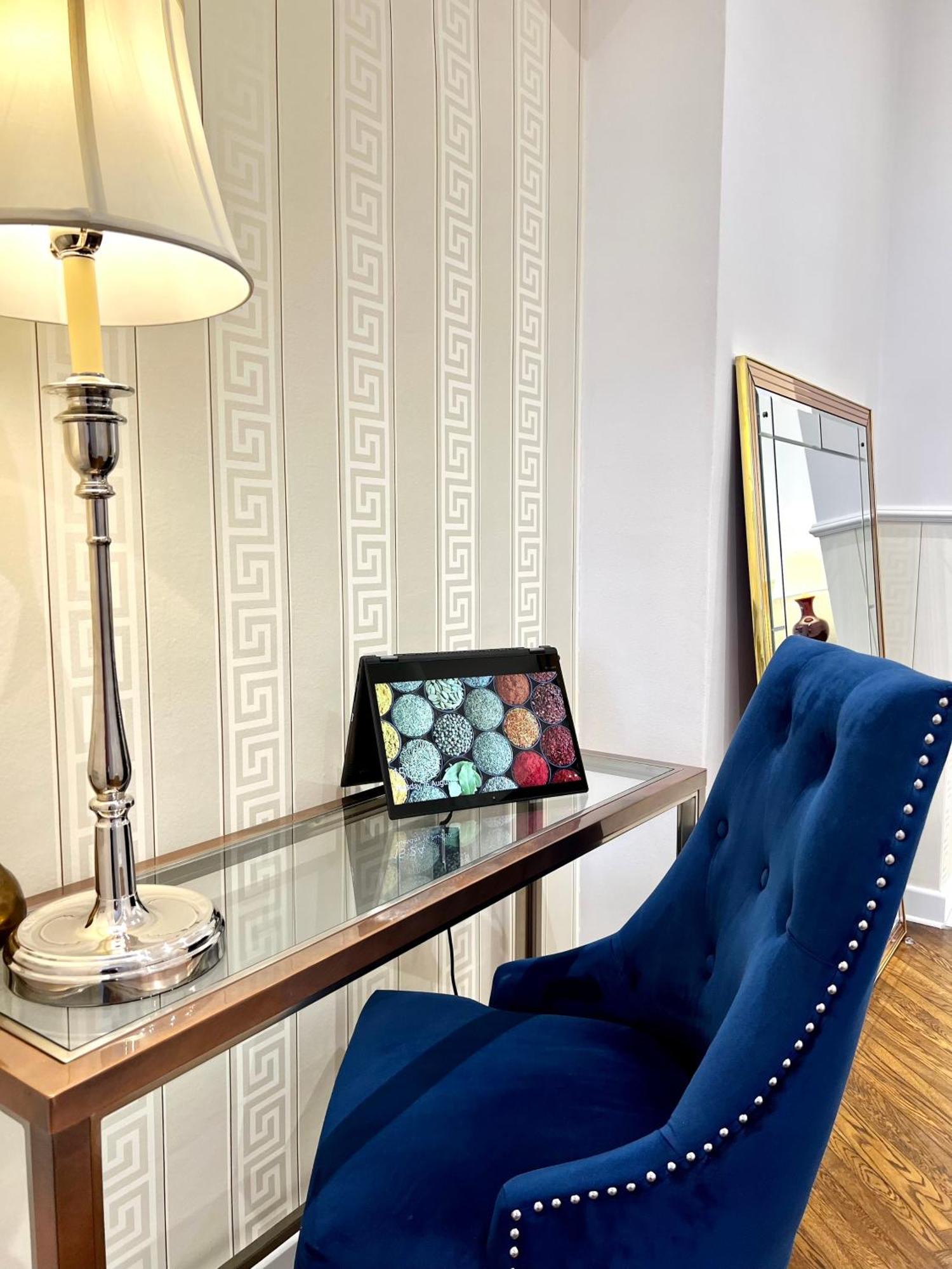 Mondrian Luxury Suites & Apartments Old Town Varşova Oda fotoğraf