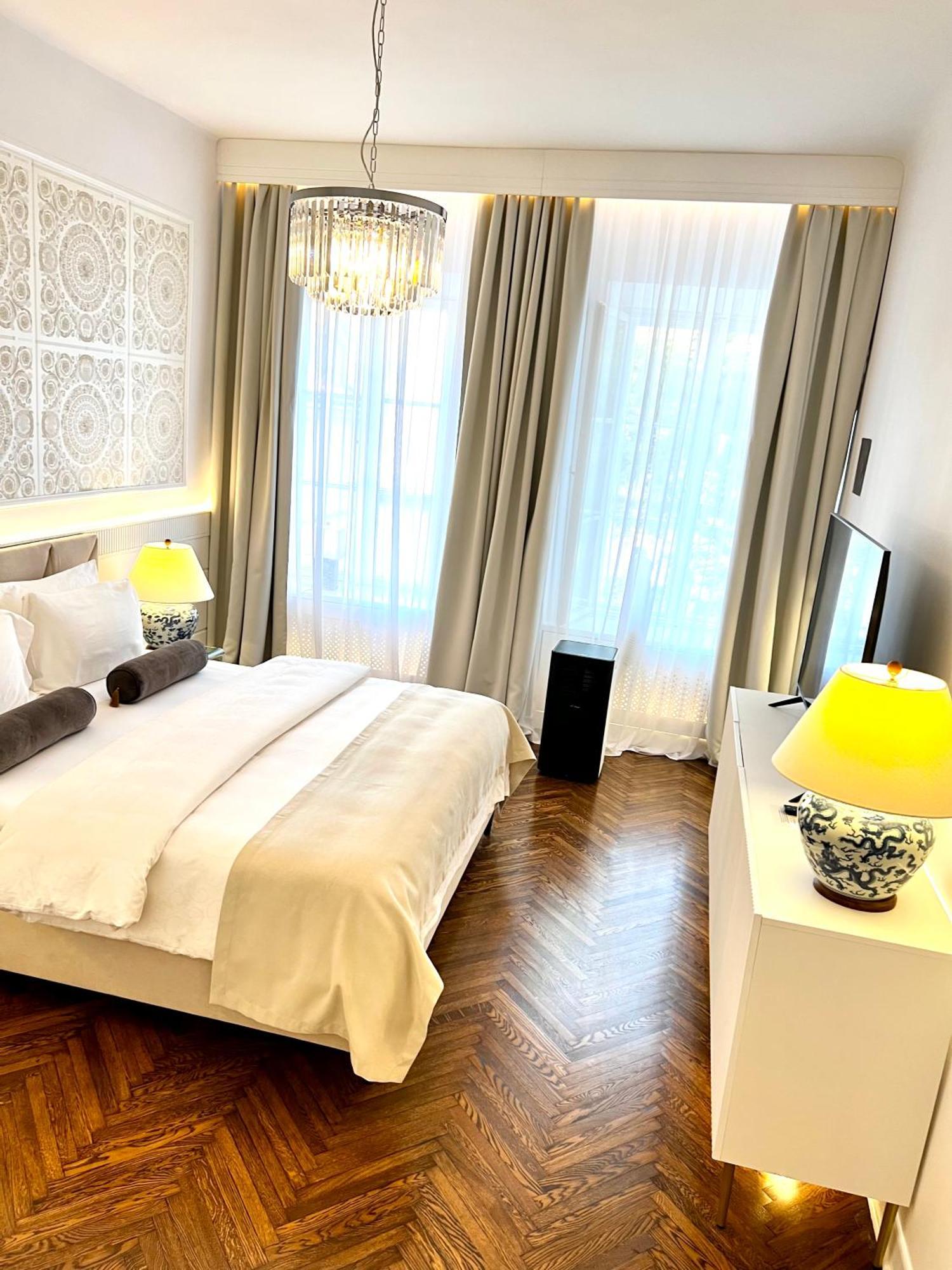 Mondrian Luxury Suites & Apartments Old Town Varşova Oda fotoğraf