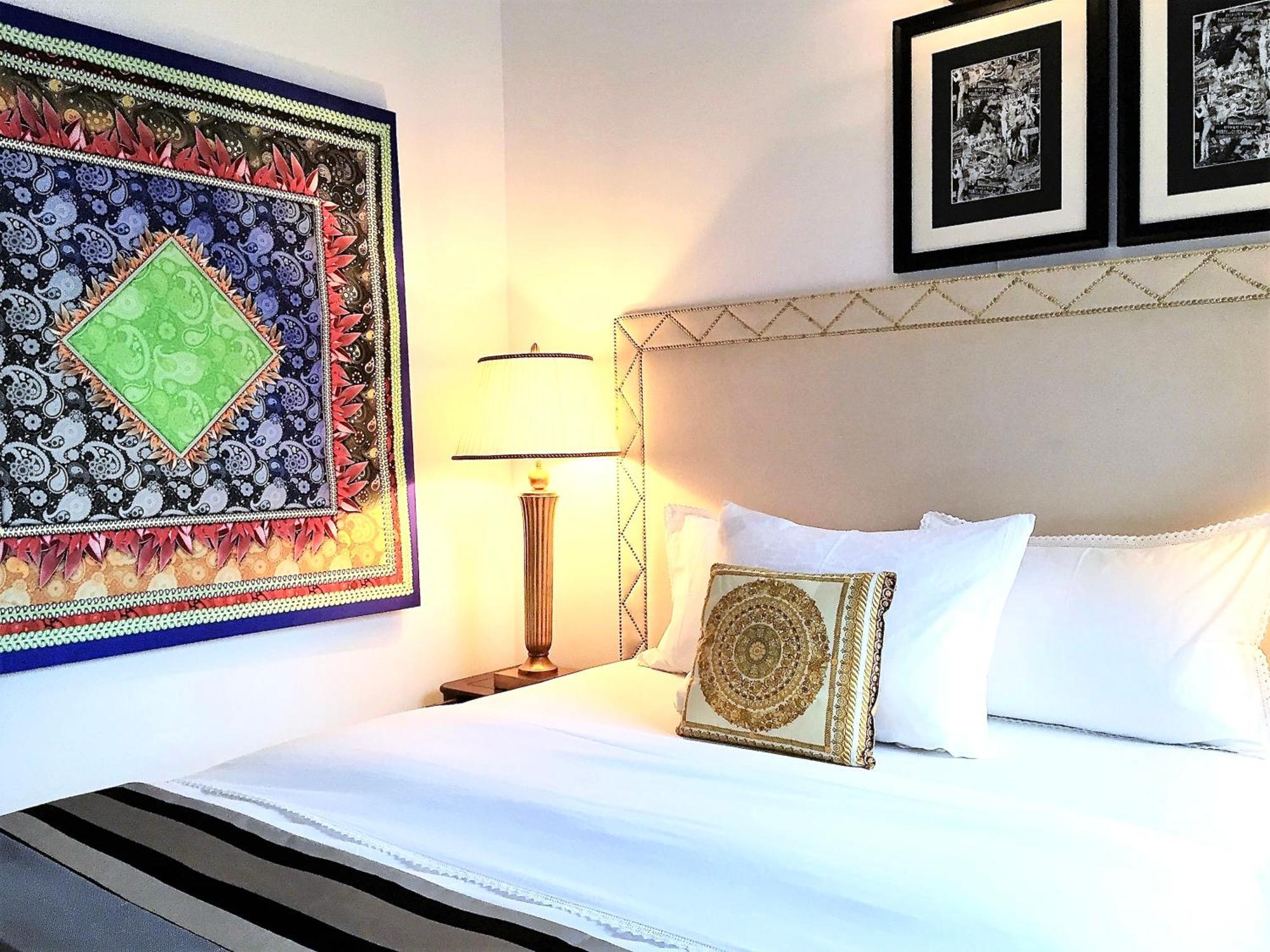 Mondrian Luxury Suites & Apartments Old Town Varşova Oda fotoğraf